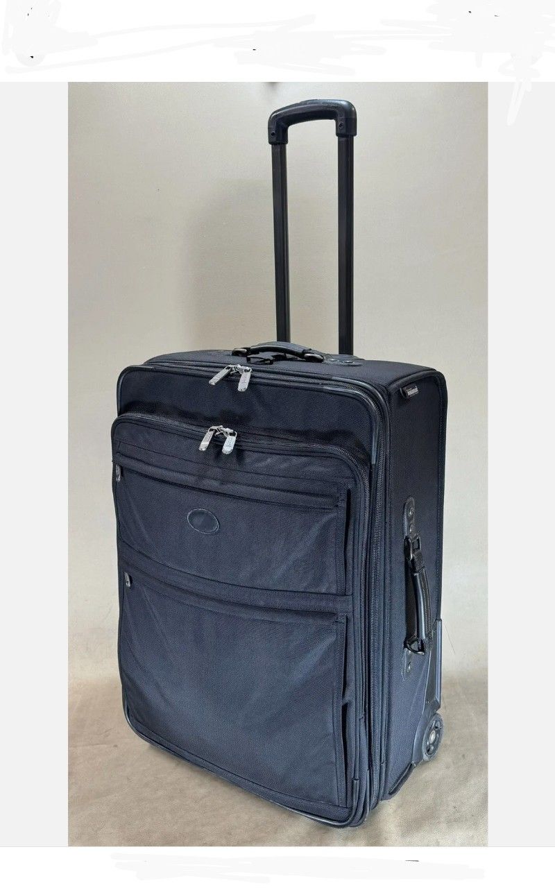Kirkland Signature Duramax 26” Upright Expandable Wheeled Large Suitcase