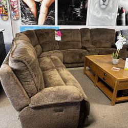 Perfect reclining sectional! $1799 🤎📦🔥