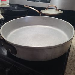 Extra large 14 inch Wagner Ware Heavy thick Magnalite Skillet. Commercial. 2164