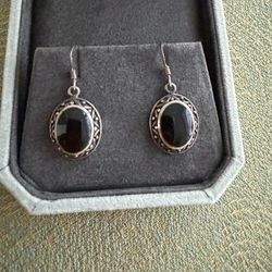 Vintage 925 sterling drop earrings silver w black onyx stone earrings 1.5” jewelry  In good condition  Marked 925