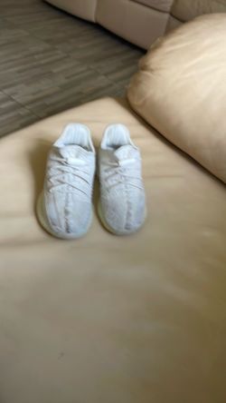 YEEZY SHOES