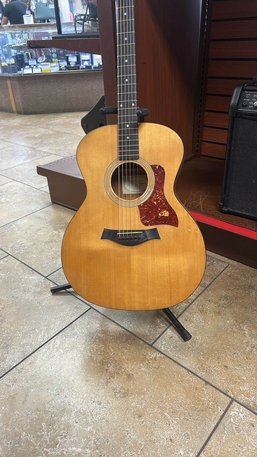 Taylor Guitars Model:214