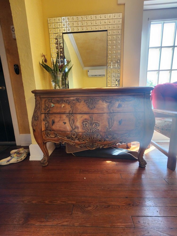 Beautiful Vintage Dresser
