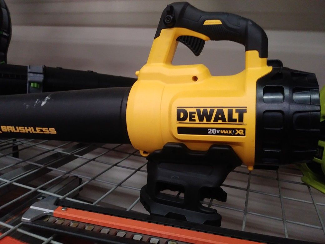DEWALT 20V MAX XR BRUSHLESS BLOWER TOOL ONLY BRAND NEW SOLO LA HERRAMIENTA SIN BATERIA SIN CARGADOR