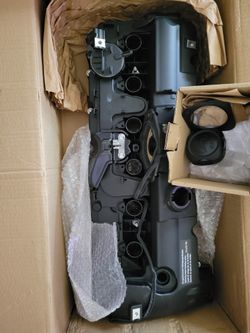 2003 BMW X3 3.0I valve cover