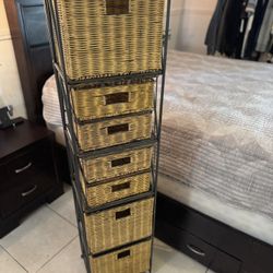 Multi-drawer storage unit