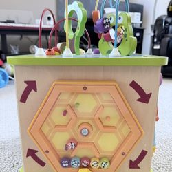 Hape Country Critters Play Cube| Wooden Learning Puzzle Toy for Toddlers, 5-Sided Activity Centre with Animal Friends, Shapes, Mazes, Wooden Balls, Sh