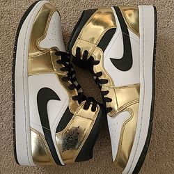 Air Jordan Retro 1 Mid Size 11.5 Men