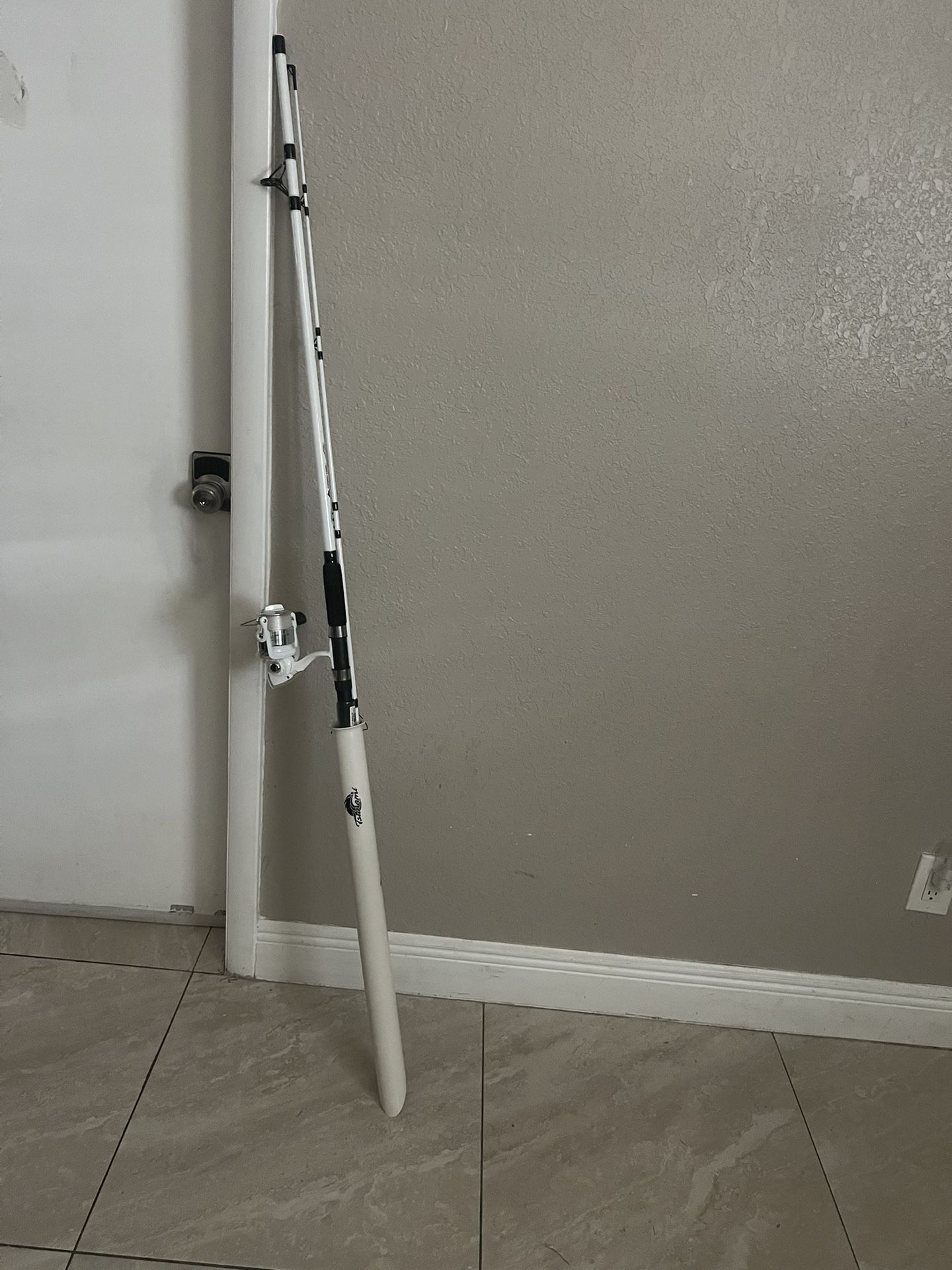 🎣 Fishing Setup Bundle – Rod + Sand Spike