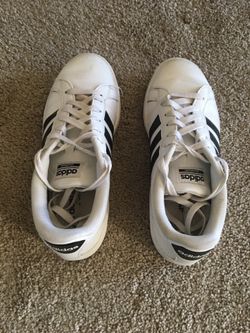 adidas women’s size 7 foam cloud, like new