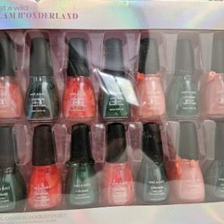 Wet n' wild - Glam Wonderland Nail Polish Set includes 14 color icon nail colors
