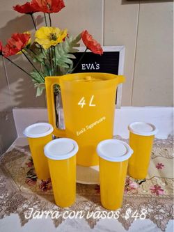 Tupperware jarra con vasos