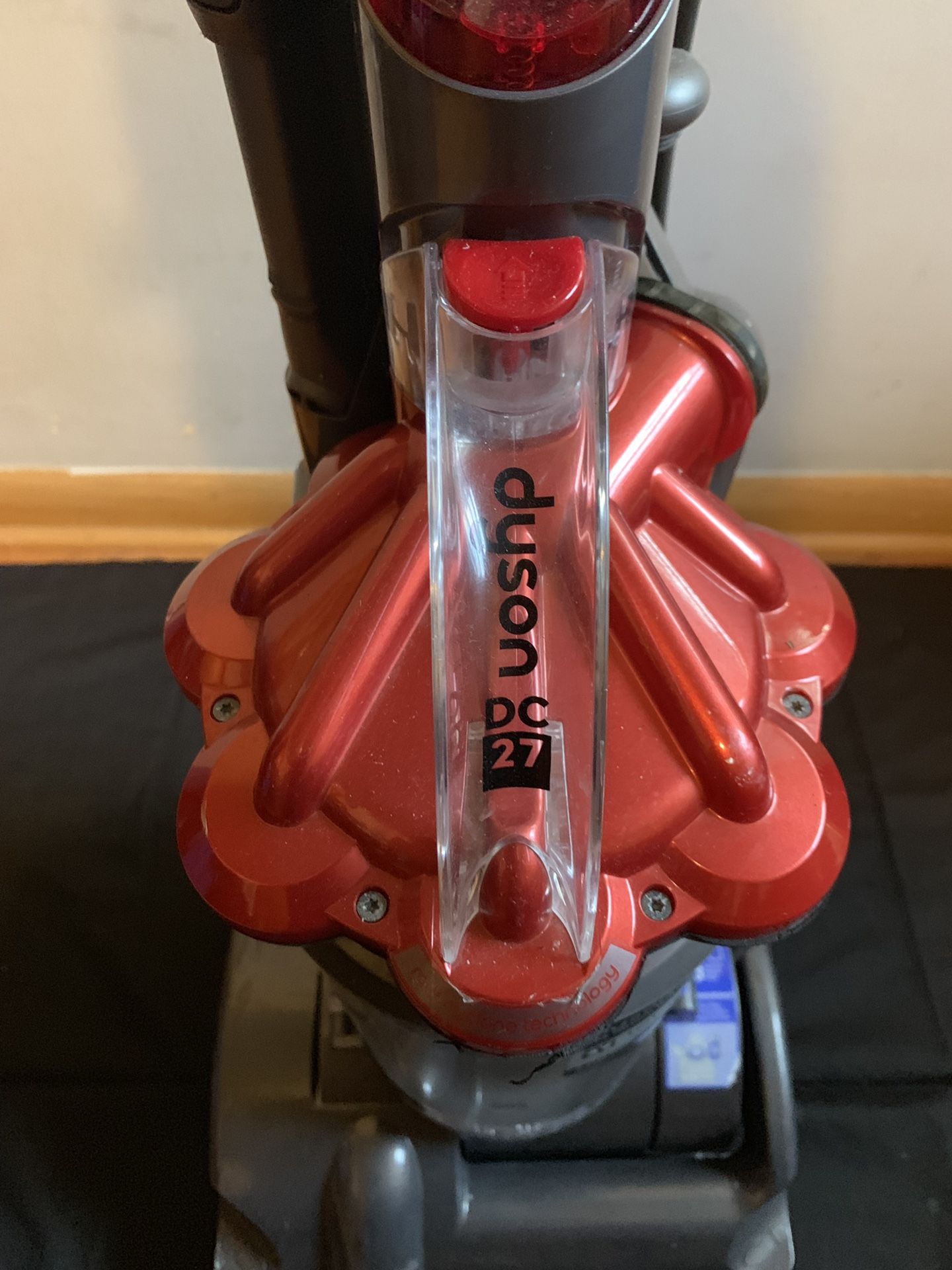 Dyson DC27 Total Clean Vacuum Cleaner