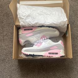 Pink Nike Air maxes 