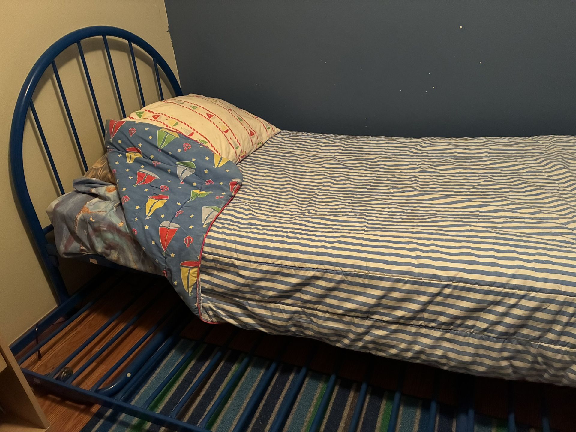 Metal Twin Trundle Bed