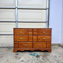 Vintage Solid wood dresser with six drawer dressing organizers