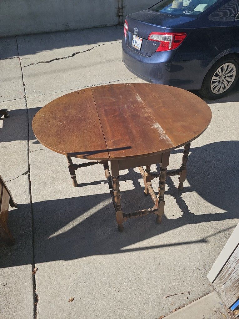 Gate Leg Table - FREE