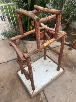 Bird Stand On Wheels