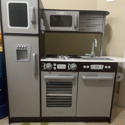 KidKraft Wooden Play Kitchen