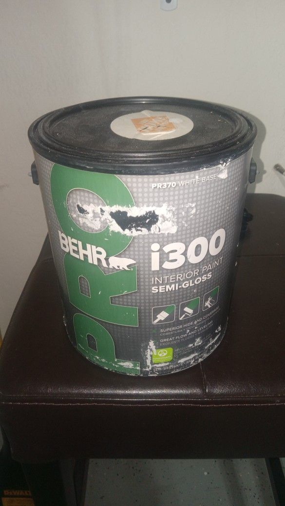 New Gallon Semi Gloss Int Paint