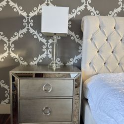Pulaski Farrah Metalic Mirrored 2-Drawer Nightstands