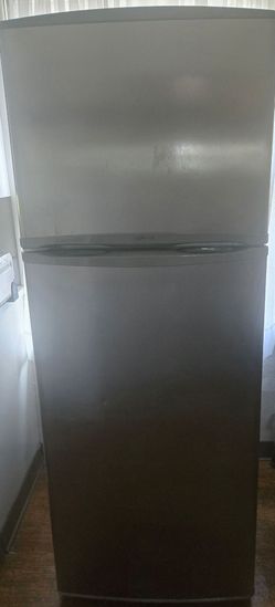 Mabe Twist air Stainless refrigerator  10  qubic  sq feet
