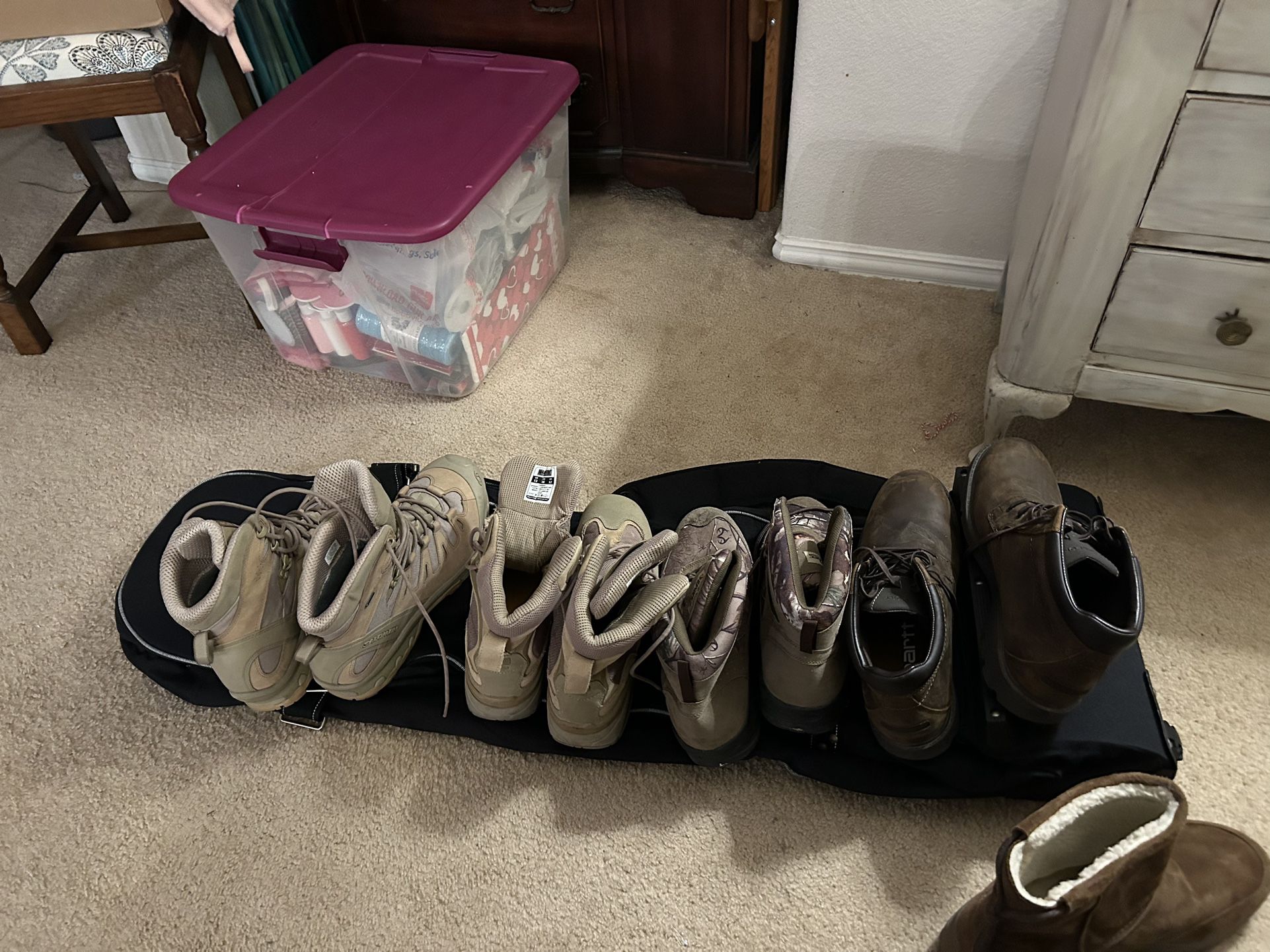 Size 14 Men’s Work Boots And Golf Bag