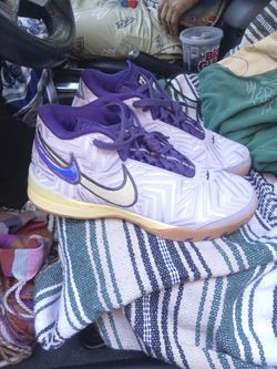Nike LeBron 21 Basketball Sneakers.  BRAND NEW!! Size 11.