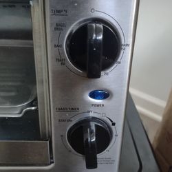 Toaster Oven. Toast.  Bake. Broil. Bagel Setting. 