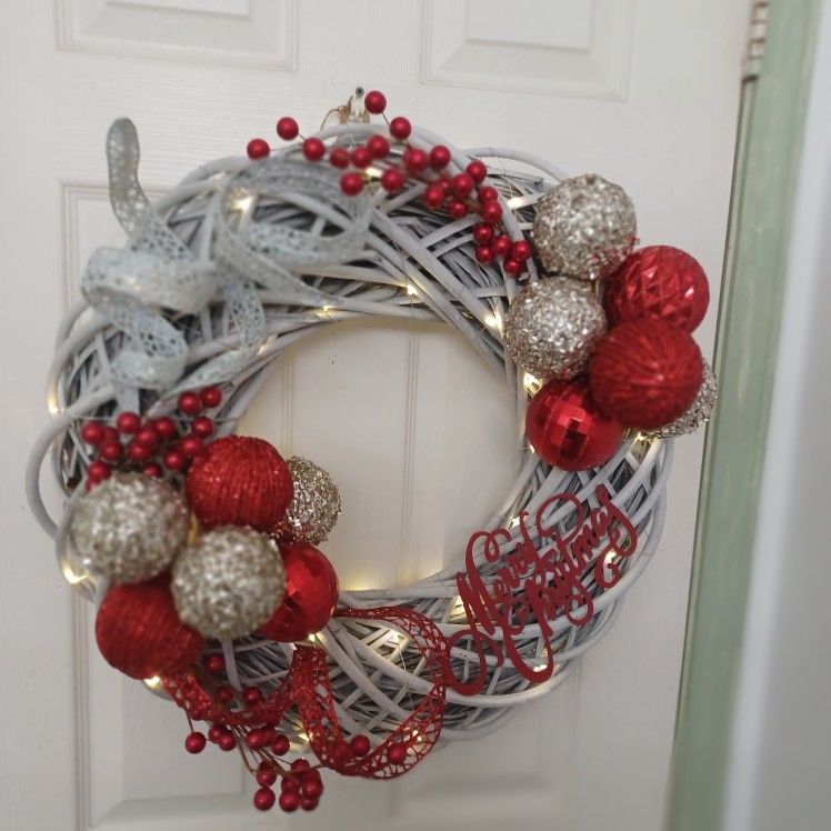 Wreath/Wovem Willow Wood/Battery Lites 20" Jurupa Valley Area