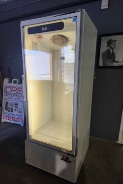 Commercial Freezer (Glass Door) MASTER-BILT