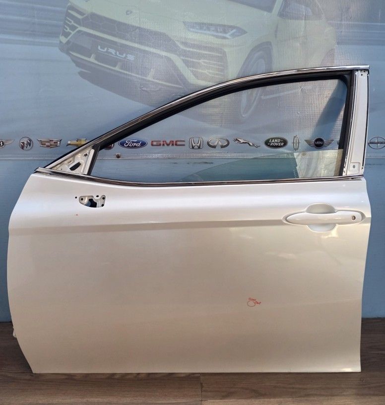 2018-2024 TOYOTA CAMRY LEFT FRONT DOOR