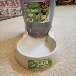 Pet Gravity Auto Feeder