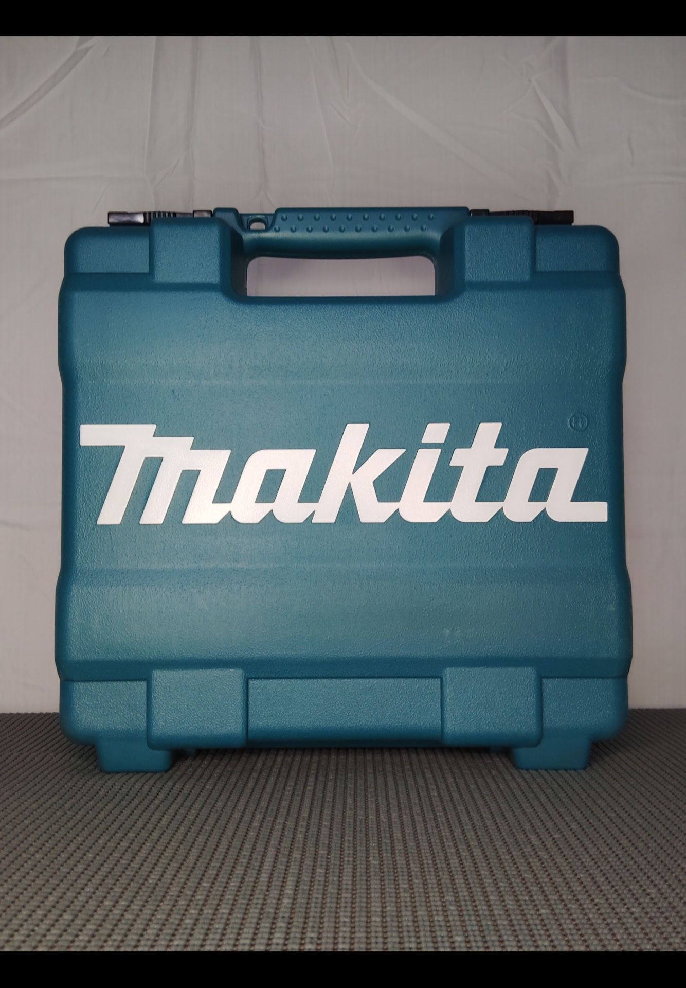 Makita 18-Volt LXT Lithium-Ion Cordless Pin Nailer, 23-Gauge