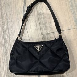Guess shoulder bag purse