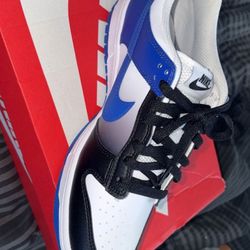 Nike Dunks 