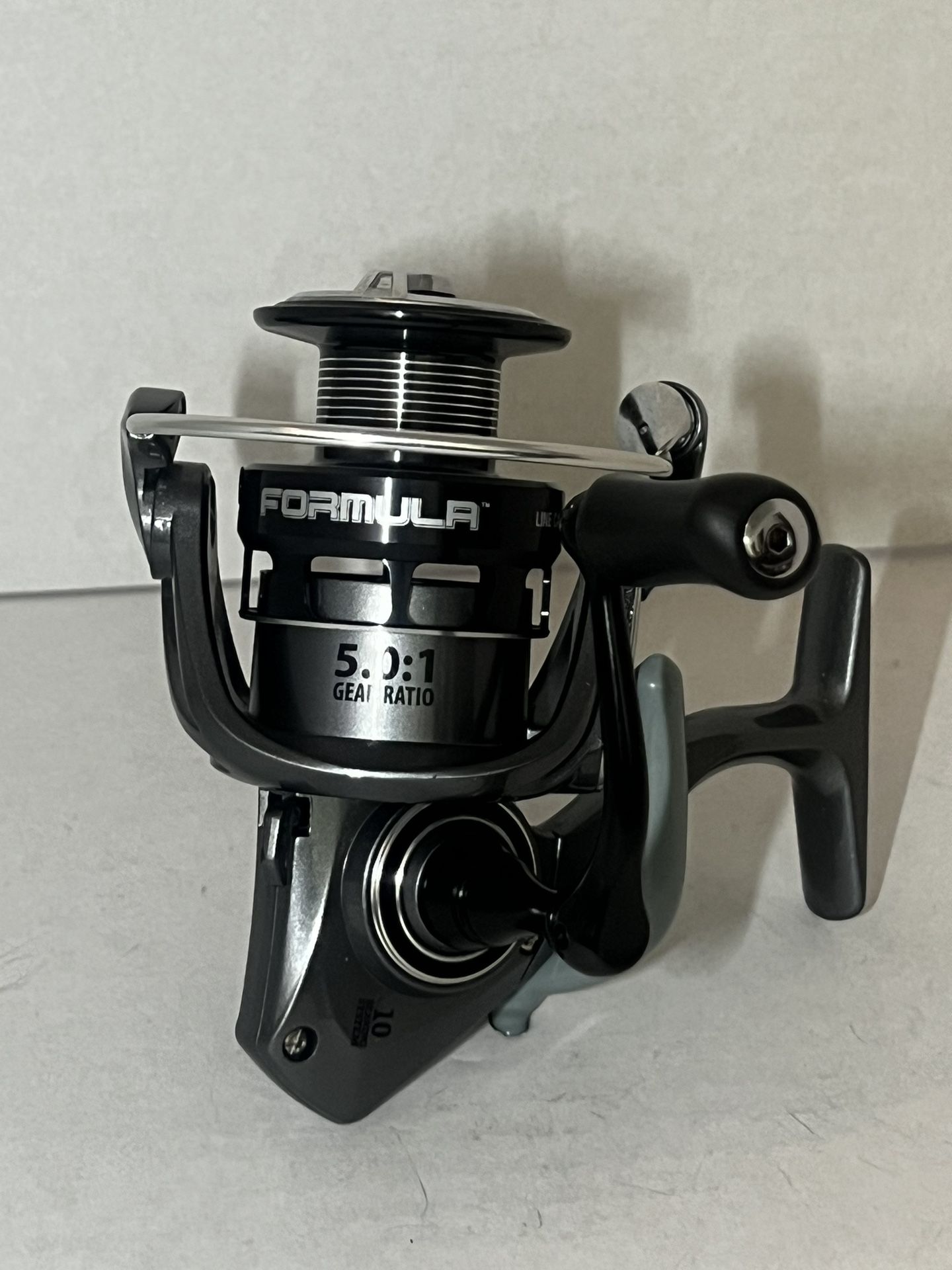Bass Pro Shops Formula 3000 Fishing Reel