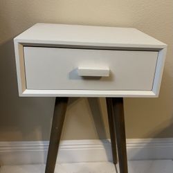 Modern Drawer End Table 