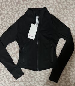 Lululemon Black Cropped Jacket $55 **READ DESCRIPTION**