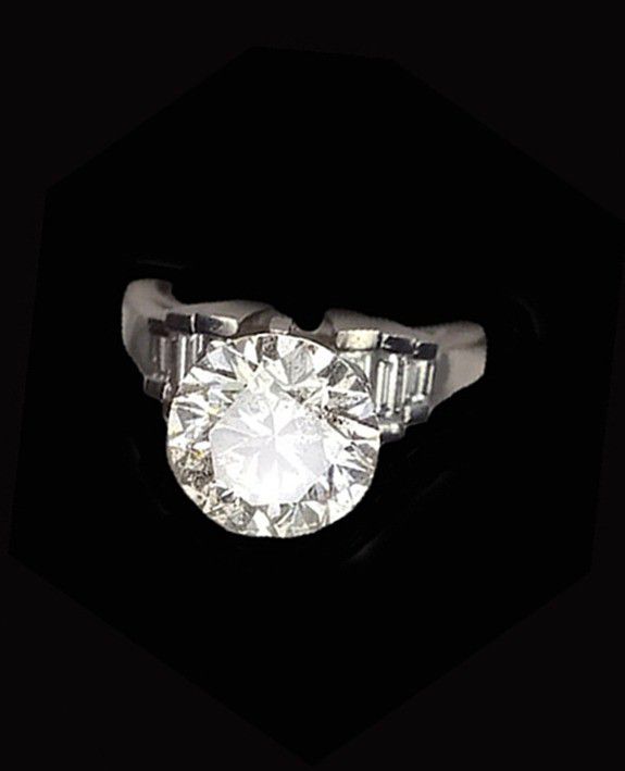 2.30 carat Platinum diamond engagement ring