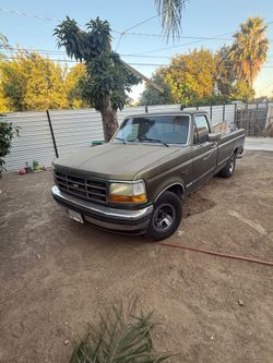 Ford F-150 Regular Cab Pickup Truck