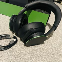 Xbox Wireless Headset For Xbox Series X|S & PC