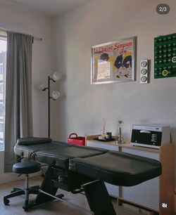 Heavy Duty Hydraulic Beauty Chair / Microblading Bed .Used 10 times
