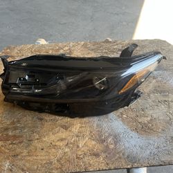 2025 Toyota Camry driver side headlight