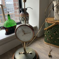 Americana Clock 1940s United Brand 