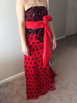 "Party Time" prom gown size 0