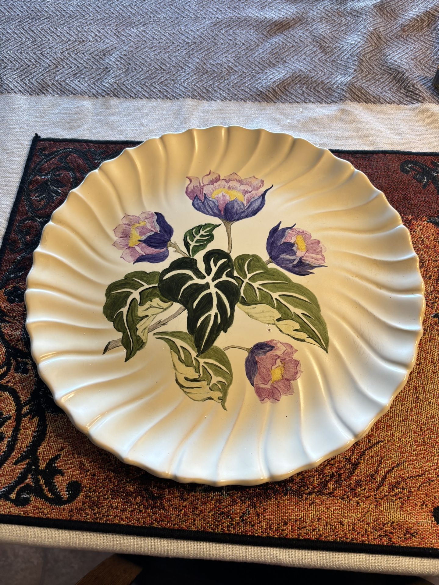 Vintage Metlox Poppy Trail Sculpted Daisy dinner plate