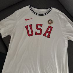Nike Tee - Men’s Large