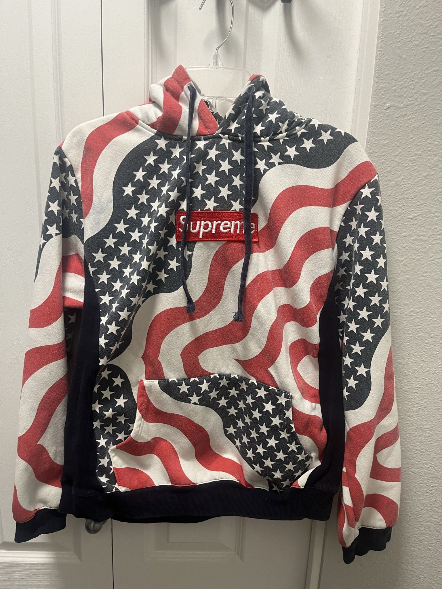 Supreme Hoodie 