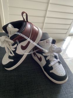 TODDLER NIKE SHOE 7.5